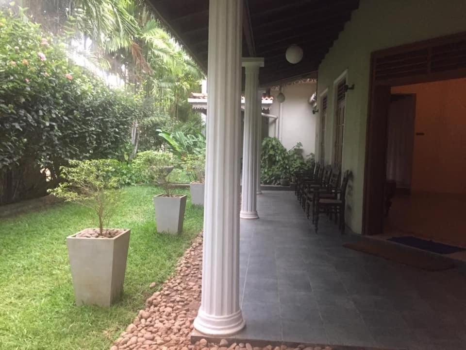 Hotel Sunflower Kataragama Exterior photo