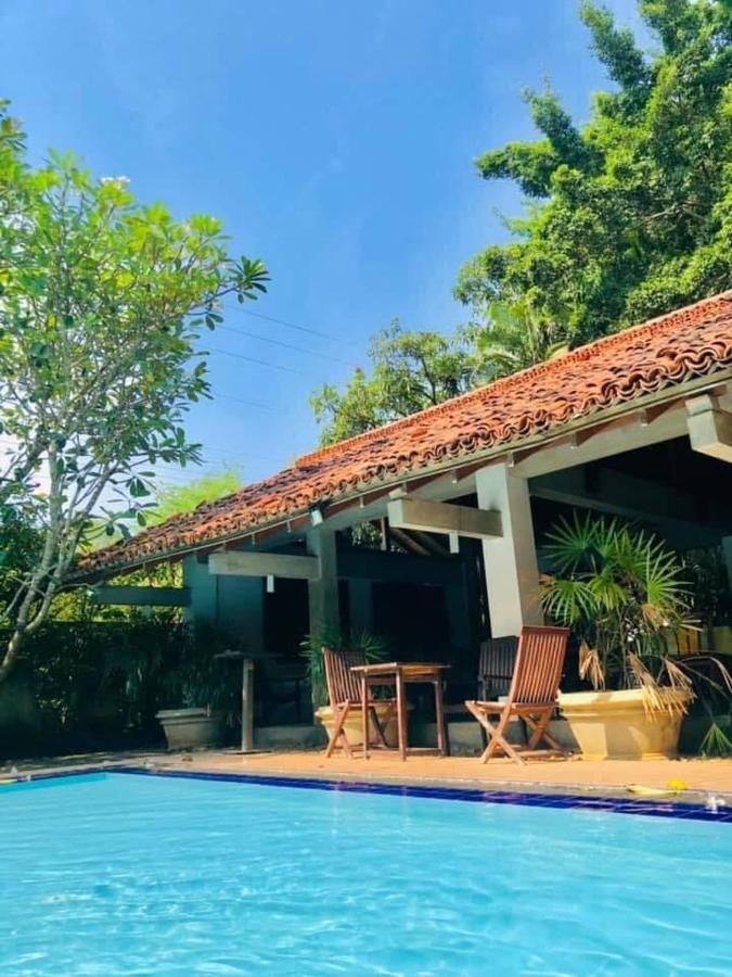 Hotel Sunflower Kataragama Exterior photo