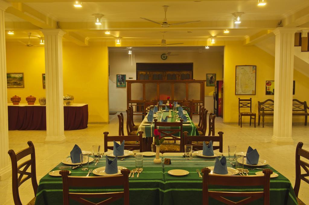Hotel Sunflower Kataragama Exterior photo