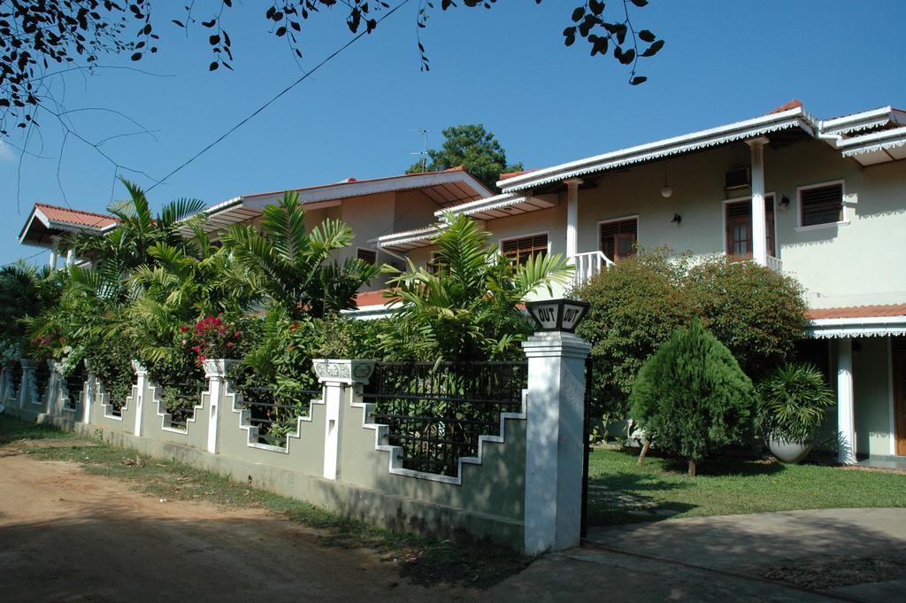Hotel Sunflower Kataragama Room photo