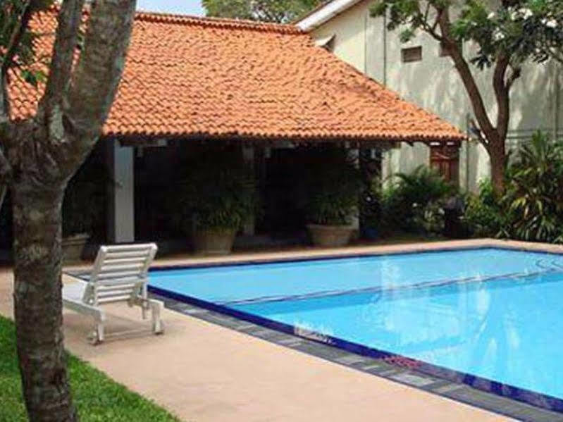 Hotel Sunflower Kataragama Exterior photo