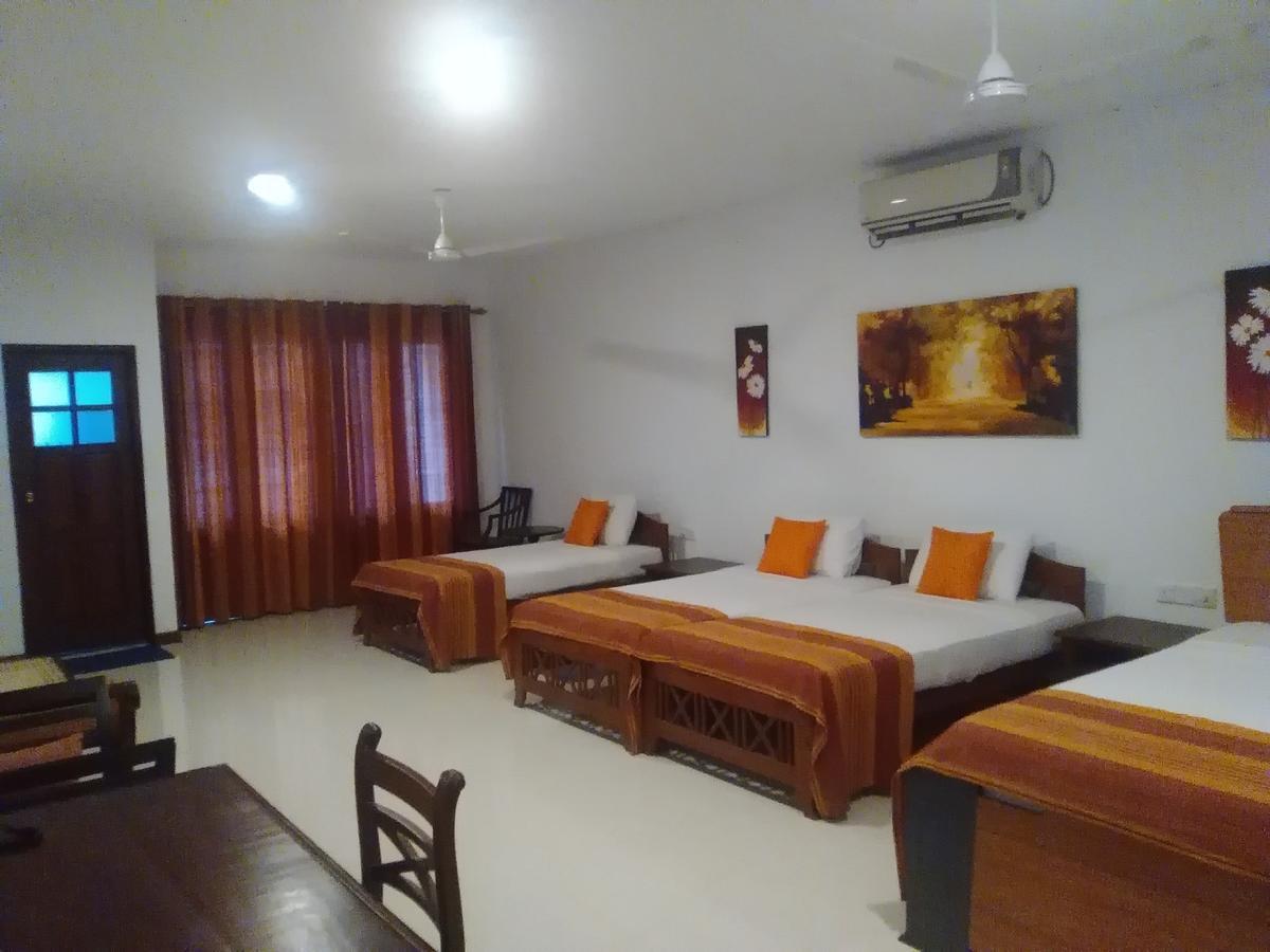 Hotel Sunflower Kataragama Exterior photo