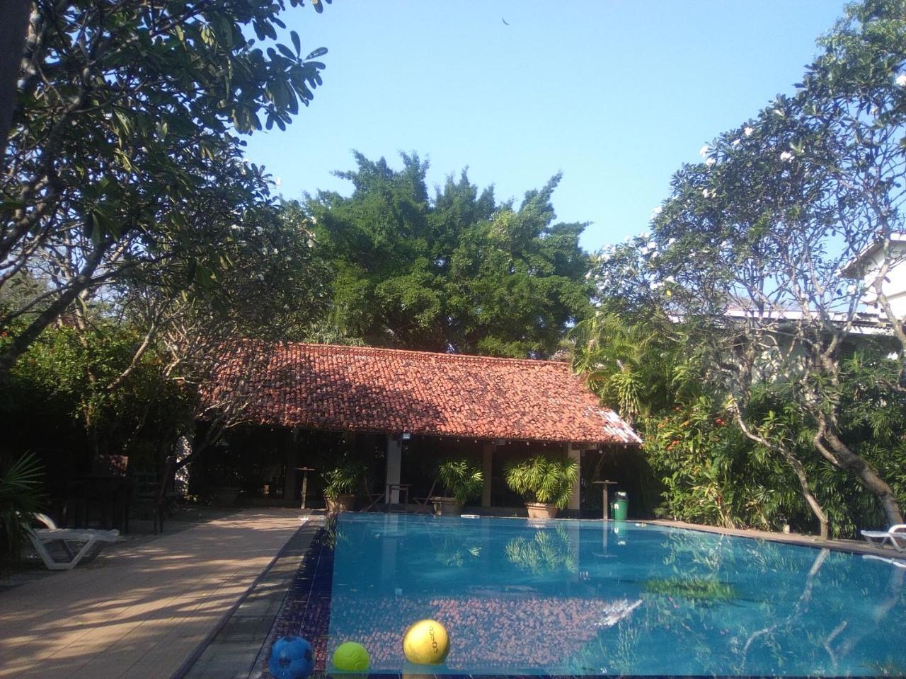 Hotel Sunflower Kataragama Exterior photo